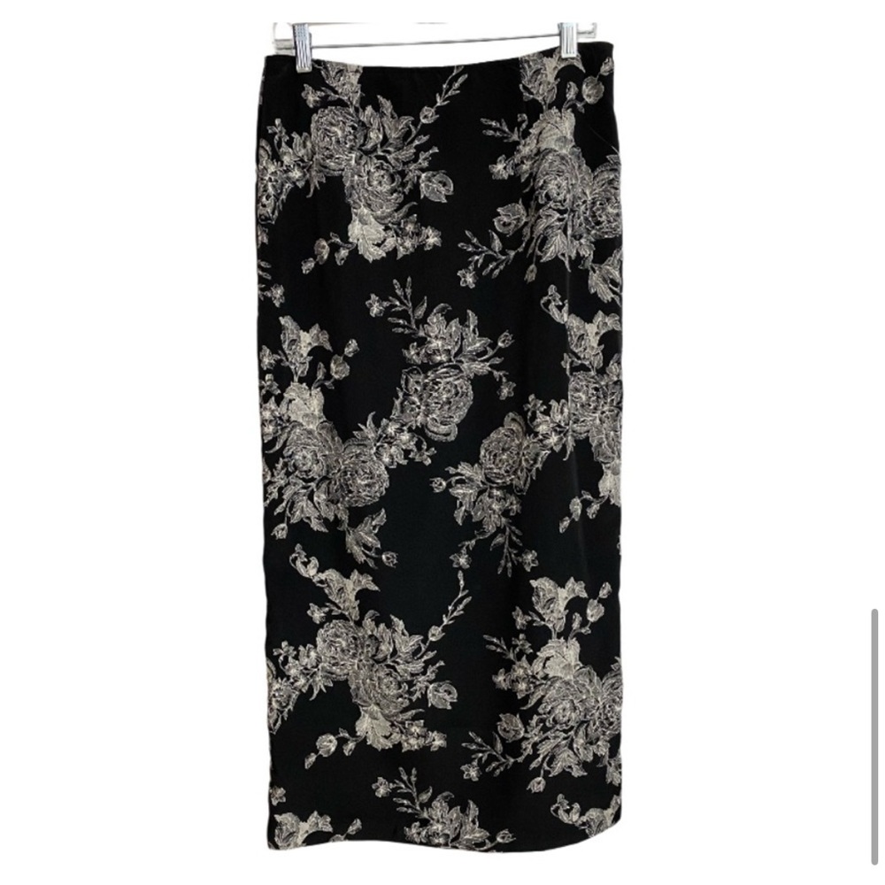 Studio C Black White Floral Wrap Maxi Skirt Size 12 - Picture 8 of 8